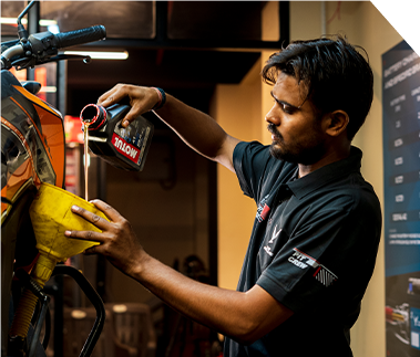 Things to Consider While Choosing the Right Lubrication for Your Bike: Expert Insights from The Mechanic India